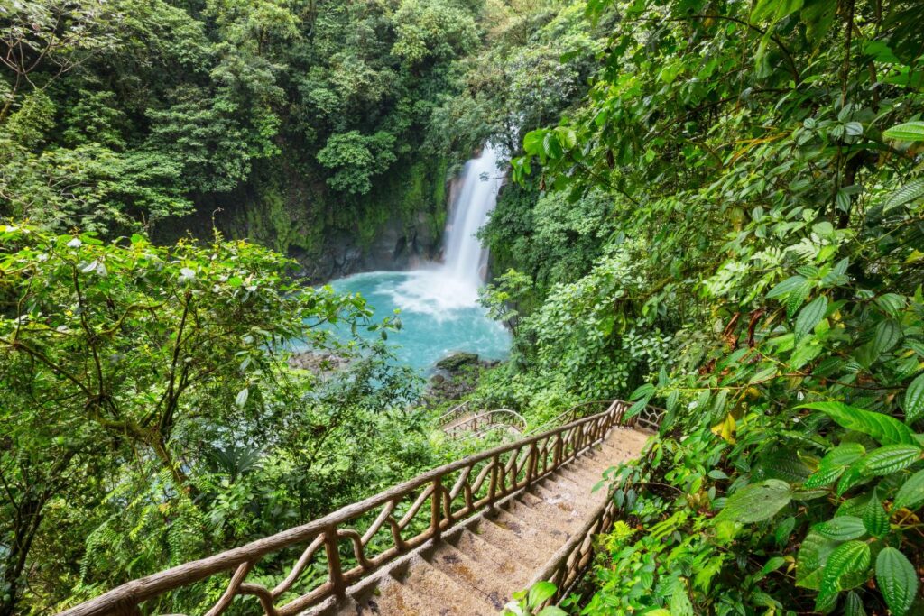 Unveiling the Magic of Costa Rica's Pacuare River: Rapids and Rainforests 1 Costa Ricas Pacuare River 1